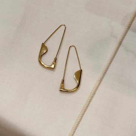 BEATRIZPALACIOS Madrid | SAFETY PIN Earrings