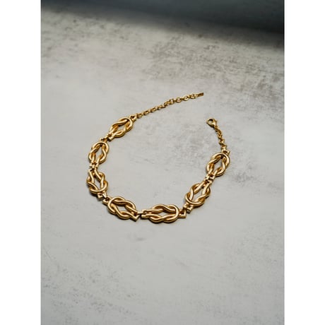 LYNYER London | BIG KNOT NECKLACE  ( Gold W coating )