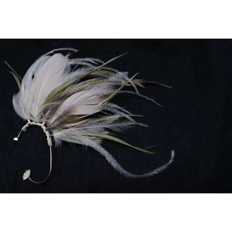 Delphine Charlotte Parmentier Paris | EDEN3 Feather Ear Cuff by one ( White )