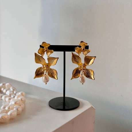 LYNYER London : PEARL BLOSSOM DROP Pierced Earrings