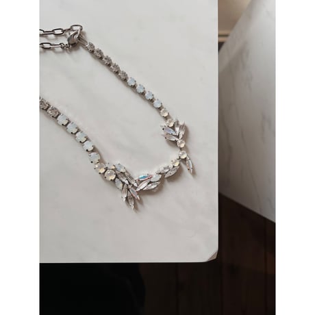 20E42 Necklace  ( White Crystal / Palladium )