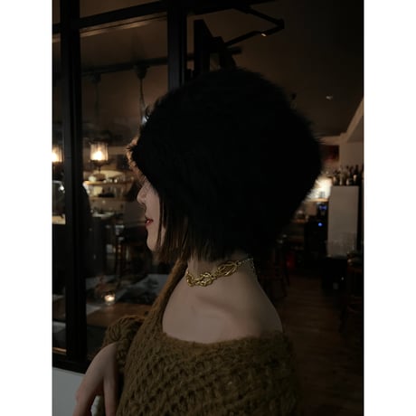 LYNYER London | BIG KNOT NECKLACE  ( Gold W coating )