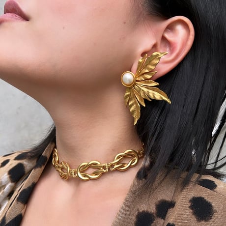 LYNYER London | BOTANIC WINGS EARRINGS  ( Gold W coating / Pearl Natural )