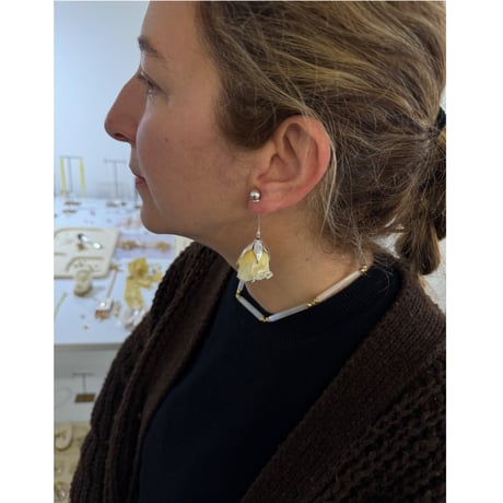BEATRIZ PALACIOS Madrid | PALE YELLOW ROSE EARRING