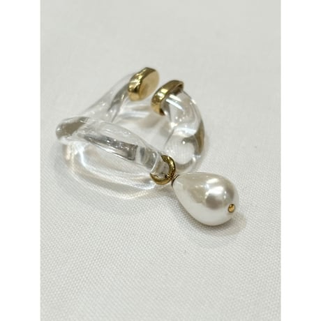 BEATRIZPALACIOS Madrid | Magma and Pearl Link Medium Ear cuff (clear)