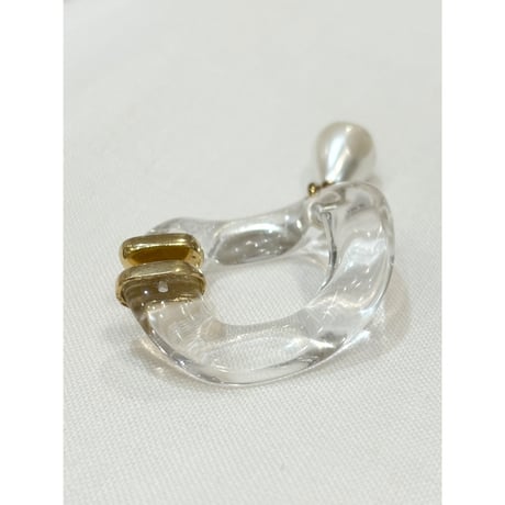 BEATRIZPALACIOS Madrid | Magma and Pearl Link Medium Ear cuff (clear)