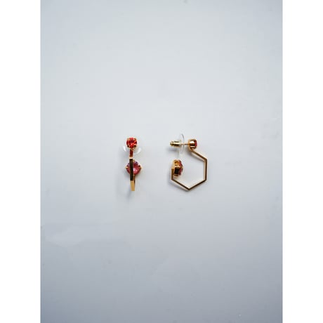 CREZUS Paris : HEXAGONAL Pierced Earrings ( Pink Orange / Gold )