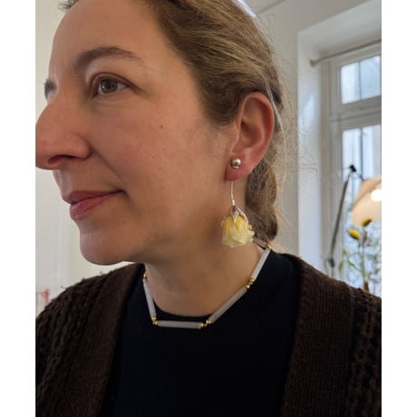 BEATRIZ PALACIOS Madrid | PALE YELLOW ROSE EARRING
