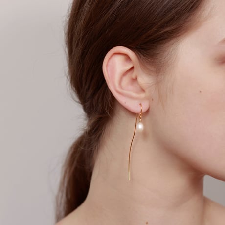 BEATRIZPALACIOS Madrid |  Pearl Wave Earring by one