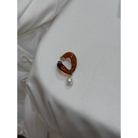 BEATRIZPALACIOS Madrid | Magma and Pearl Link Medium Ear cuff (Brown)