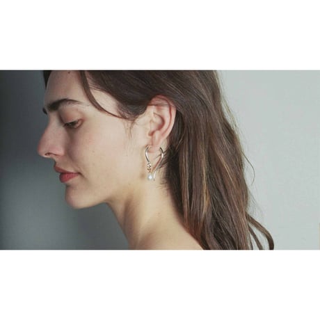 BEATRIZPALACIOS Madrid | Silver Hook Pearl Earrings