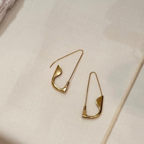 BEATRIZPALACIOS Madrid | SAFETY PIN Earrings