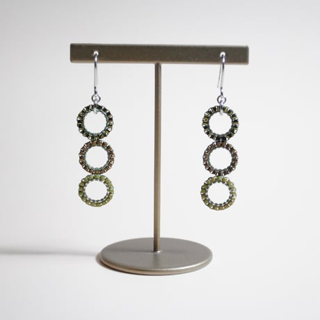 泡ピアス〈カーキ×シルバー〉