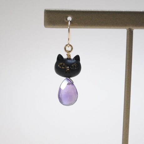 黒猫とアメジストのピアス〜14kgf〜