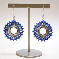 シェルとビーズのサークルピアス〈ブルー〉
