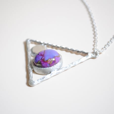 モハベターコイズ(紫に着色)三角と丸のネックレス　〜silver925〜