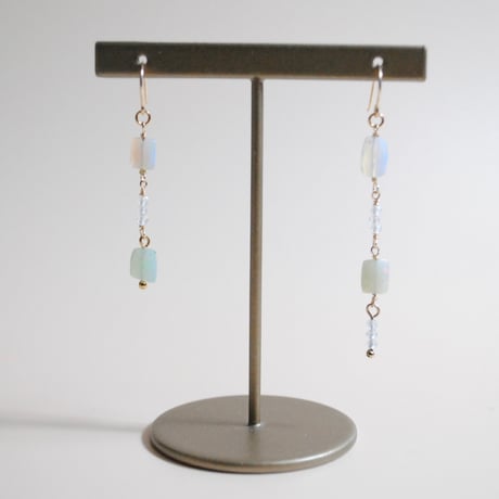 オパールピアス〈長方形・赤系〉〜14kgf〜