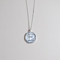 Kettiオリジナルコイン型イニシャルネックレス 〈E〉〜silver925〜