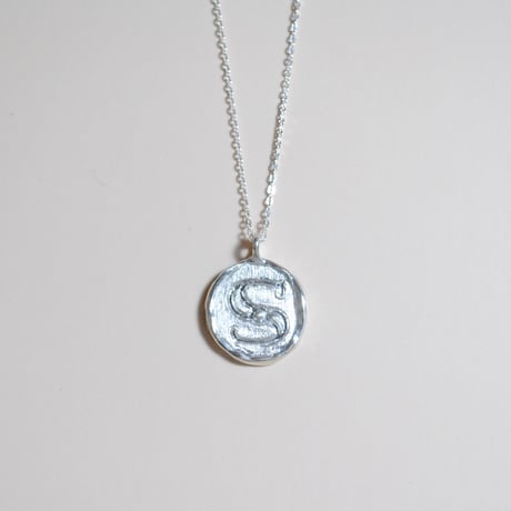 Kettiオリジナルコイン型イニシャルネックレス 〈S〉〜silver925〜