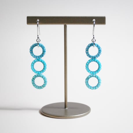 泡ピアス〈ライトブルー×シルバー〉