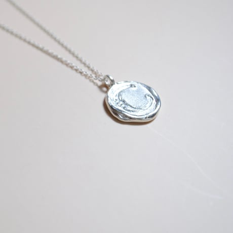 Kettiオリジナルコイン型イニシャルネックレス 〈C〉〜silver925〜