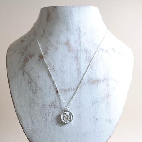 Kettiオリジナルコイン型イニシャルネックレス 〈N〉〜silver925〜