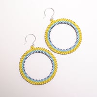 カジュアルフープピアス〈イエロー＆ターコイズブルー〉
