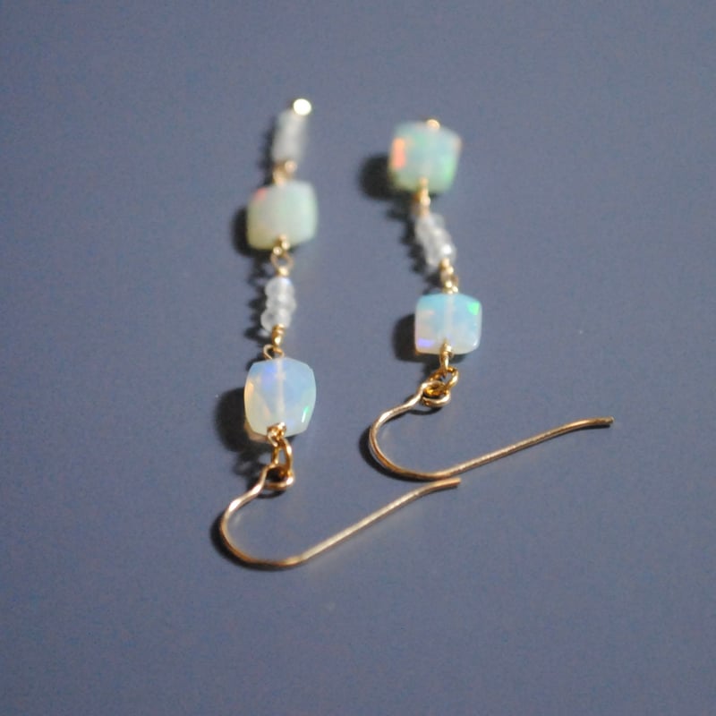 オパールピアス〈長方形・赤系〉〜14kgf〜 | Ketti