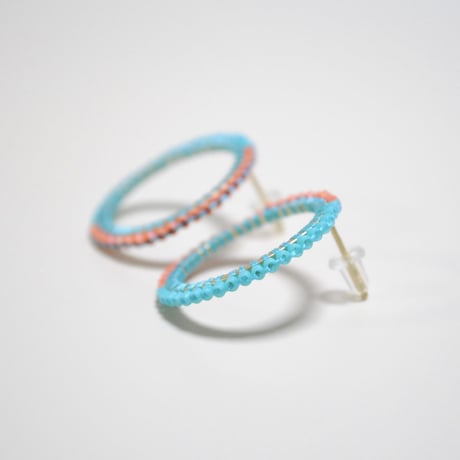 フープピアス・大〈ターコイズブルー＆オレンジ〉