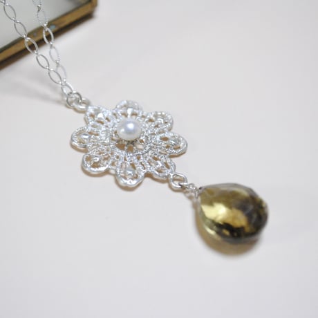 レース風フラワーネックレス　スモーキーレモンクォーツ　〜silver925〜