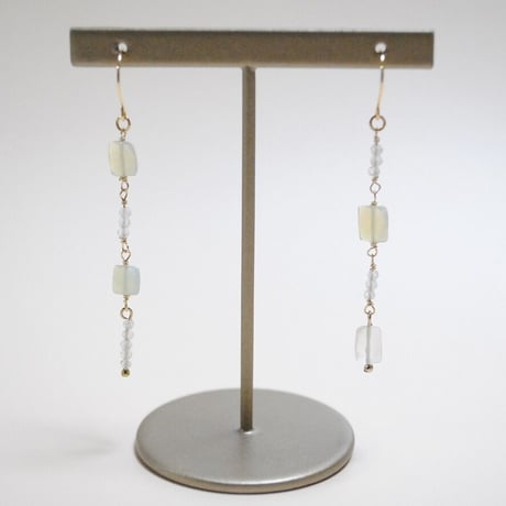 オパールピアス〈長方形〉〜14kgf〜