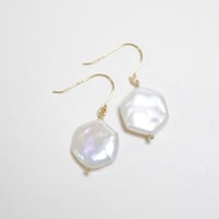 六角形の淡水パールのピアス〜14kgf〜