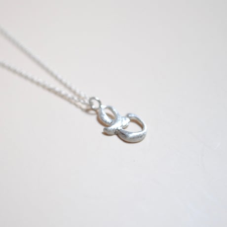 Kettiオリジナルイニシャルネックレス 〈E〉〜silver925〜