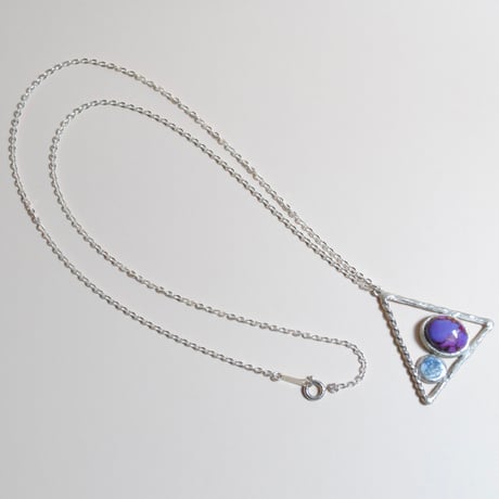 モハベターコイズ(紫に着色)三角と丸のネックレス　〜silver925〜