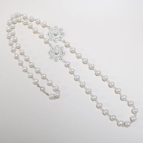 レース風フラワーロングネックレス　ホワイト　〜silver925〜