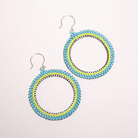 カジュアルフープピアス〈ターコイズブルー＆イエロー〉