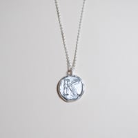 Kettiオリジナルコイン型イニシャルネックレス 〈K〉〜silver925〜