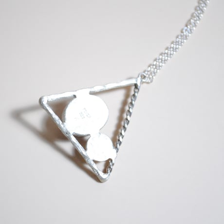 モハベターコイズ(紫に着色)三角と丸のネックレス　〜silver925〜