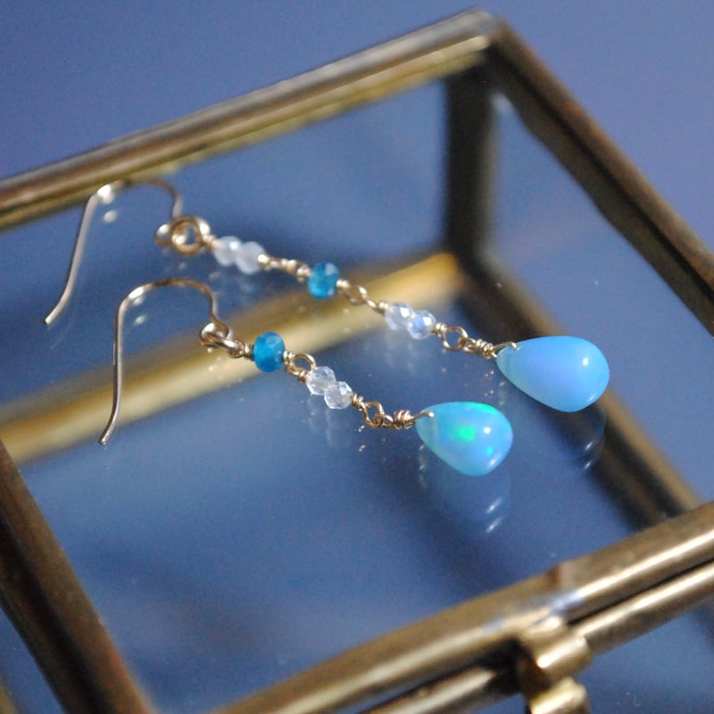 ♢鮮やか♢ブルーグリーンアパタイト カラーオパール 14kgf ピアス