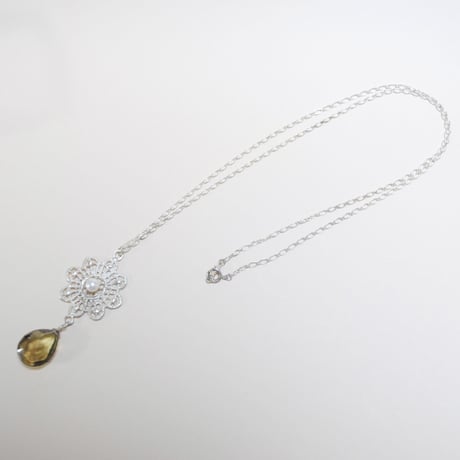 レース風フラワーネックレス　スモーキーレモンクォーツ　〜silver925〜