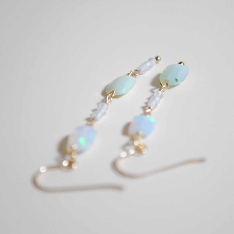オパールピアス〈長方形・赤系〉〜14kgf〜 | Ketti