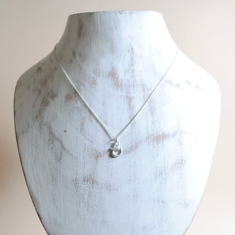 Kettiオリジナルイニシャルネックレス 〈E〉〜silver925〜