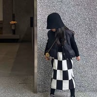 モノクロロングスカート