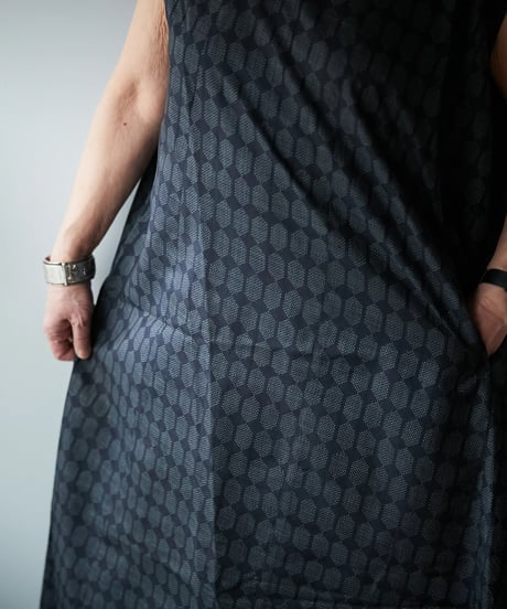 french sleeve dress / 大島紬（黒地にグレー模様）