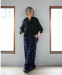straight pants / 絣（紺に模様）