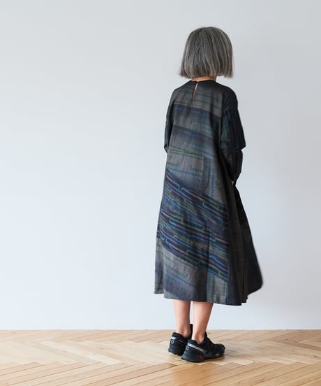 long sleeve dress / 大島紬（グレー地に鶴の柄）