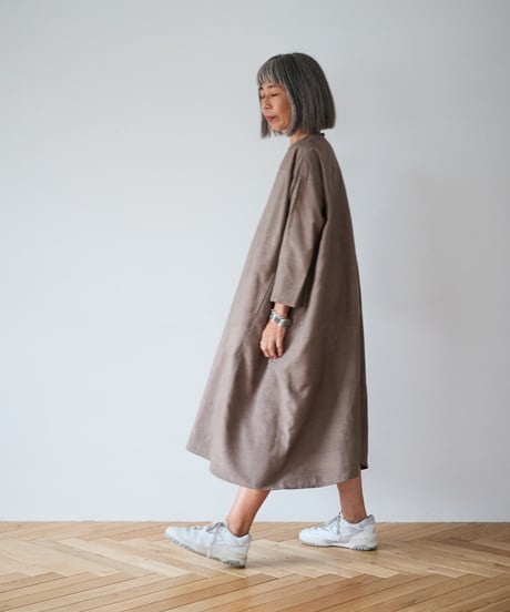 long sleeve dress / 紬（薄茶色）