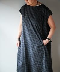 french sleeve dress / 大島紬（黒地にグレー模様）