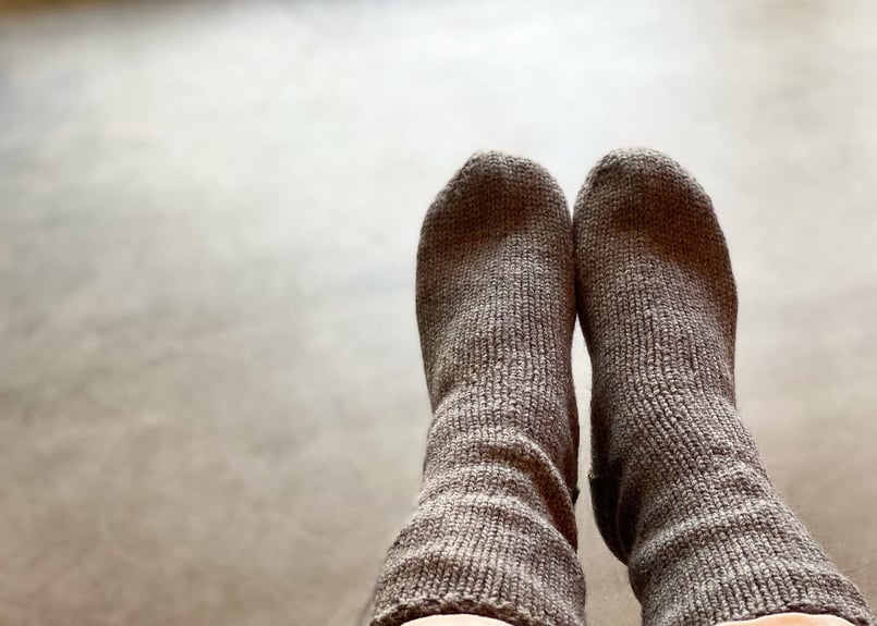 MEG KNITTING 靴下（グレー／ネイビー） | うみとじかん