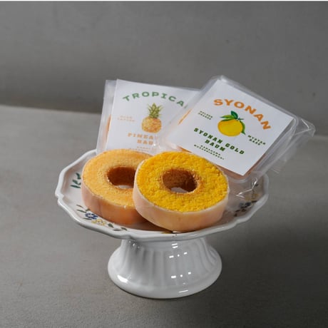 サマーバウムボックス（湘南ゴールドミニ３個・完熟パイナップルミニ２個入り）